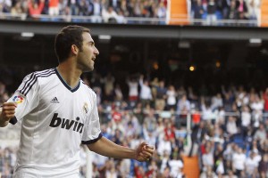 官方网站-莱万多夫斯基关键节点回归赛场，巴塞罗那带队取胜！