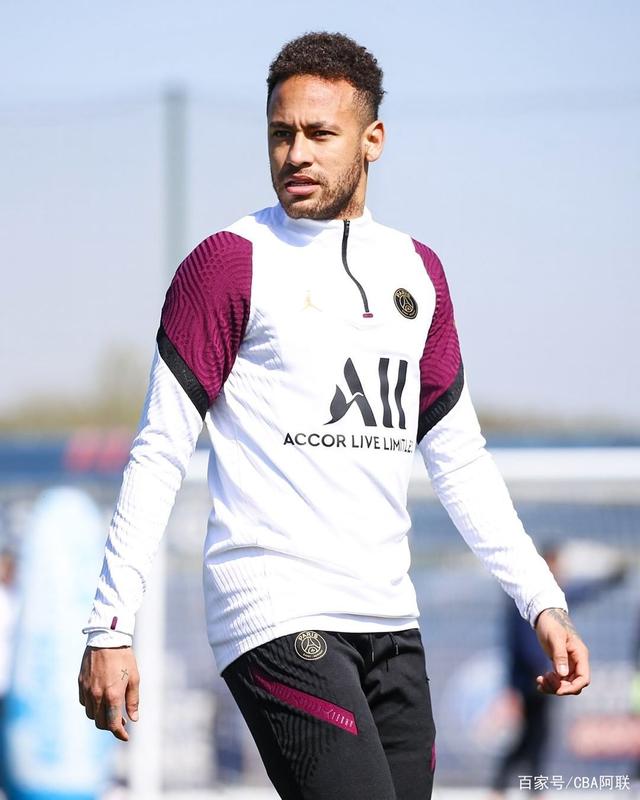 文班亚马谈球队与福克斯交易